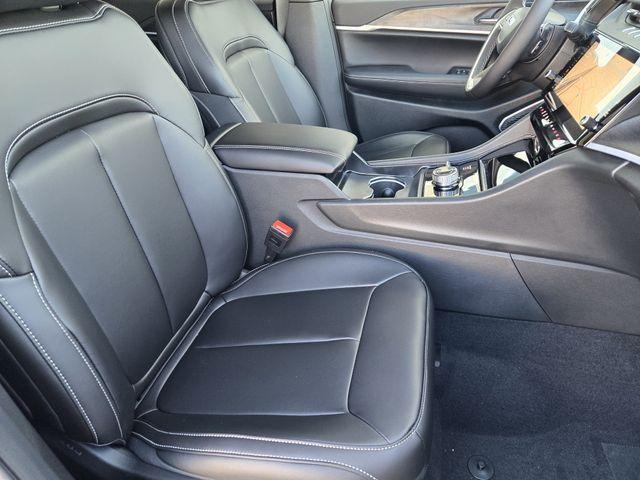 new 2026 Jeep Grand Cherokee car, priced at $45,824