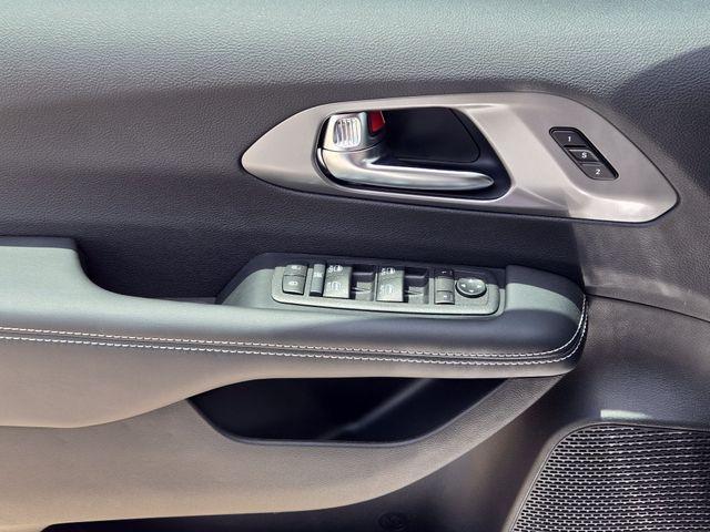 new 2026 Chrysler Pacifica car, priced at $38,457