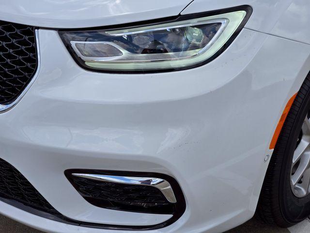 new 2026 Chrysler Pacifica car, priced at $38,457