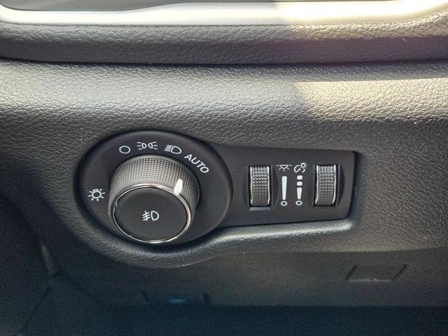 new 2026 Chrysler Pacifica car, priced at $38,457