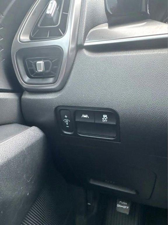 used 2023 Kia Sorento car, priced at $26,282