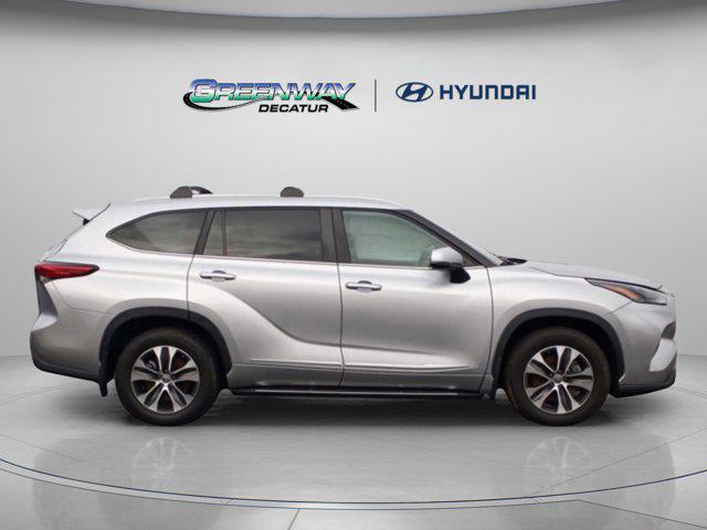 used 2023 Toyota Highlander car, priced at $37,495
