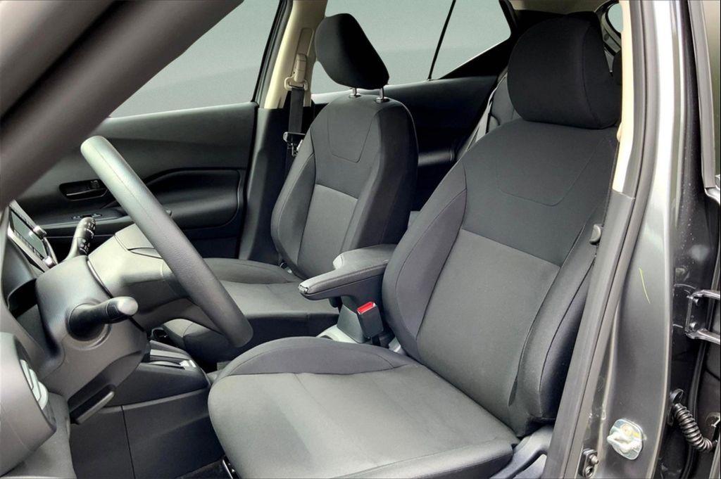 new 2025 Nissan Kicks car, priced at $22,260