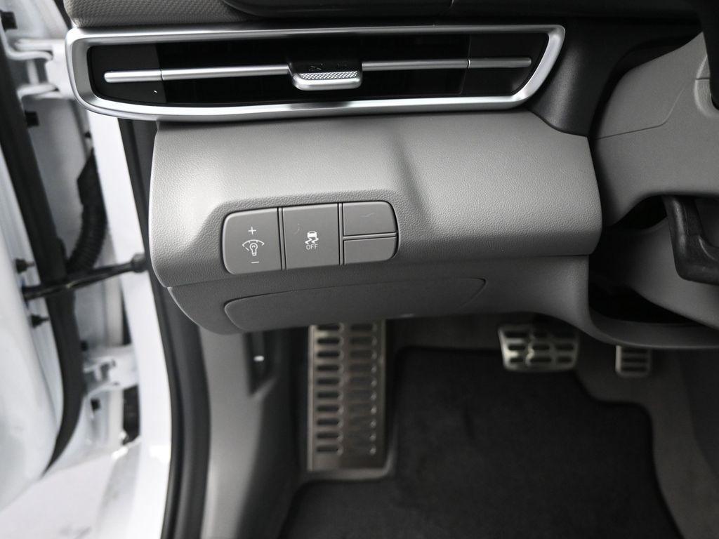 new 2025 Hyundai Elantra car, priced at $23,398