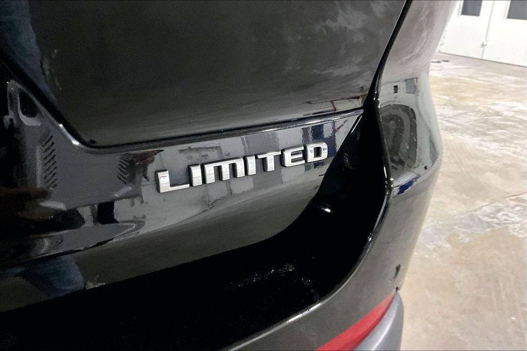 used 2022 Jeep Grand Cherokee L car, priced at $27,848