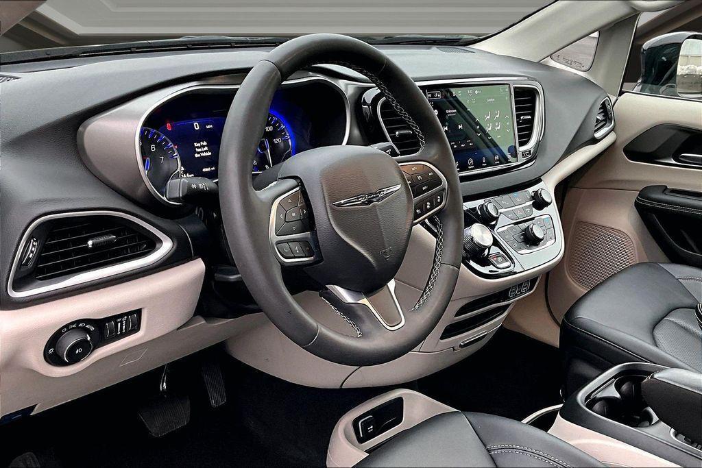 used 2024 Chrysler Pacifica car, priced at $25,696