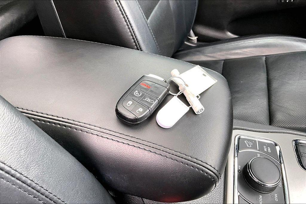 used 2021 Jeep Grand Cherokee car, priced at $22,104