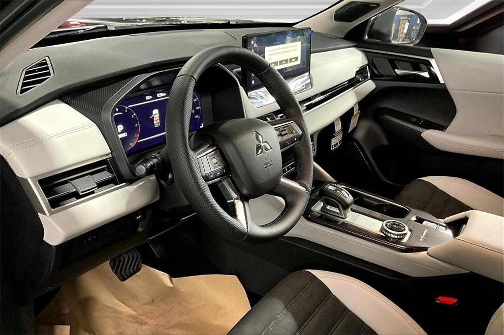new 2025 Mitsubishi Outlander car, priced at $33,585