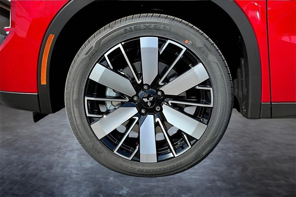 new 2025 Mitsubishi Outlander car, priced at $34,065