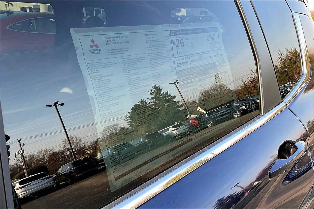 new 2025 Mitsubishi Outlander car, priced at $35,530