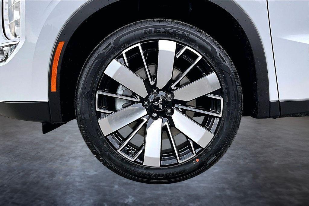 new 2026 Mitsubishi Outlander car, priced at $34,720
