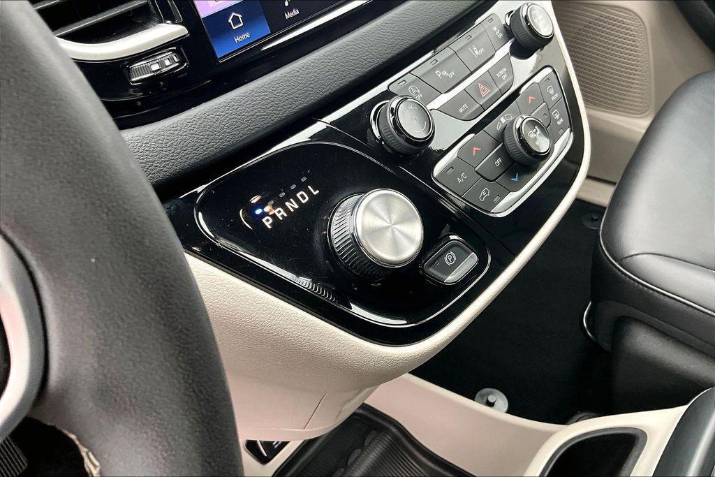 used 2024 Chrysler Pacifica car, priced at $22,971