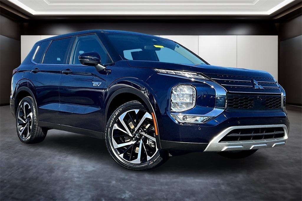 used 2023 Mitsubishi Outlander PHEV car, priced at $25,658