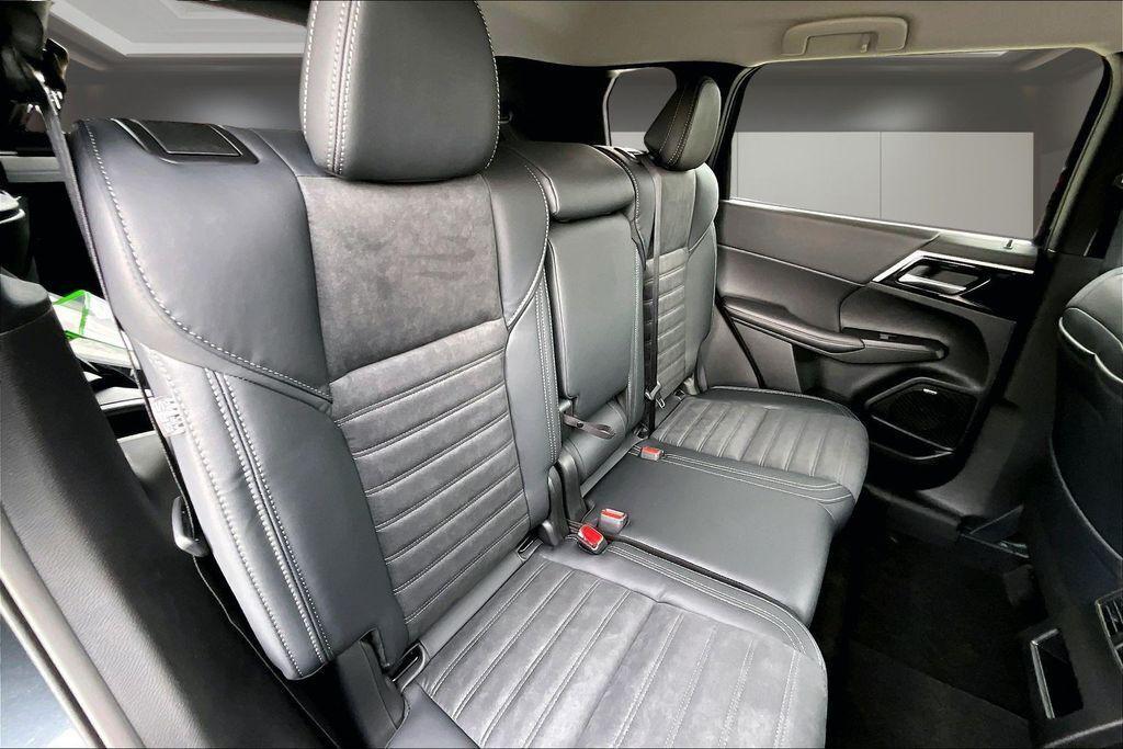 new 2026 Mitsubishi Outlander car, priced at $37,405