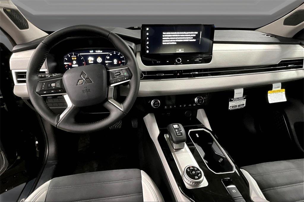 new 2025 Mitsubishi Outlander car, priced at $33,965