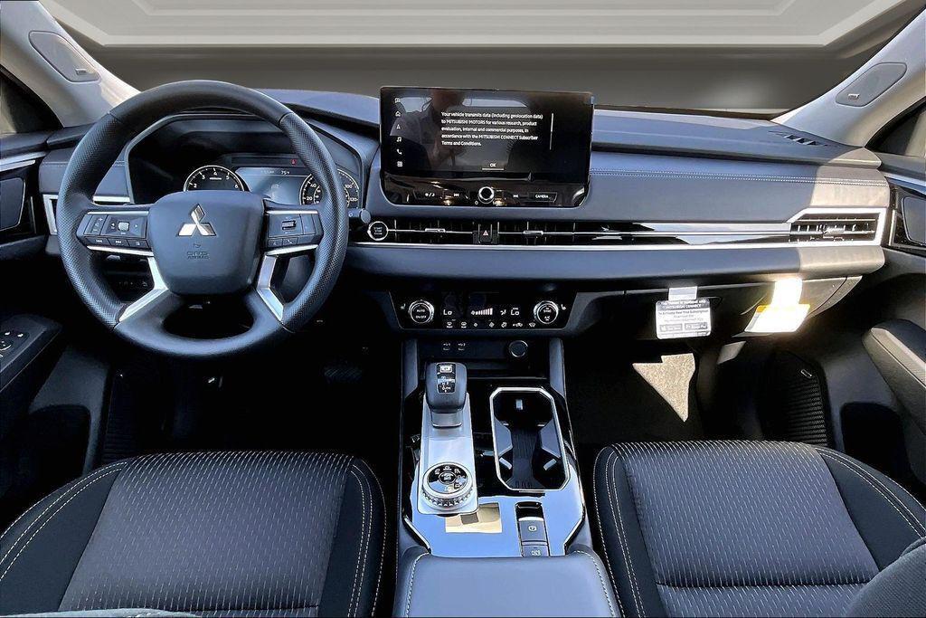 new 2026 Mitsubishi Outlander car