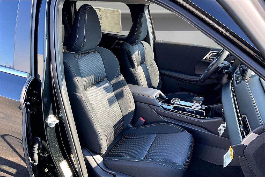 new 2026 Mitsubishi Outlander car, priced at $30,725