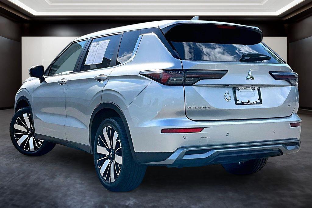 used 2025 Mitsubishi Outlander car, priced at $25,404