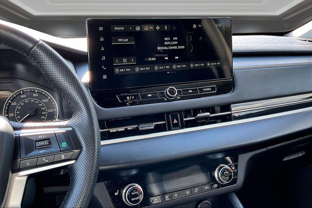 used 2025 Mitsubishi Outlander car, priced at $25,404