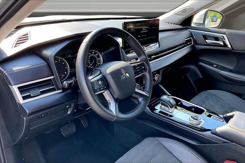 used 2025 Mitsubishi Outlander car, priced at $25,404