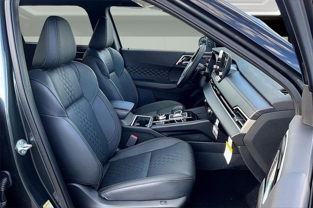new 2025 Mitsubishi Outlander PHEV car, priced at $41,885