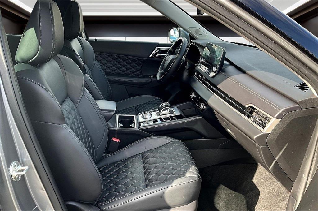 used 2023 Mitsubishi Outlander PHEV car, priced at $26,675