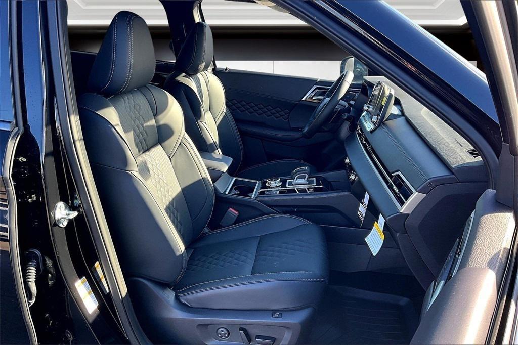 new 2025 Mitsubishi Outlander PHEV car, priced at $41,485