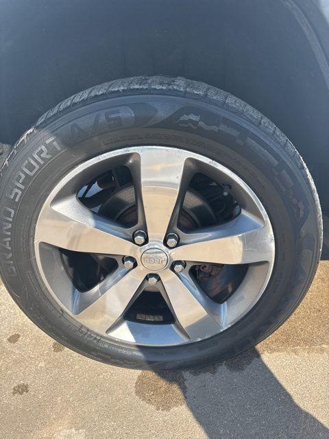 used 2015 Jeep Grand Cherokee car, priced at $9,500