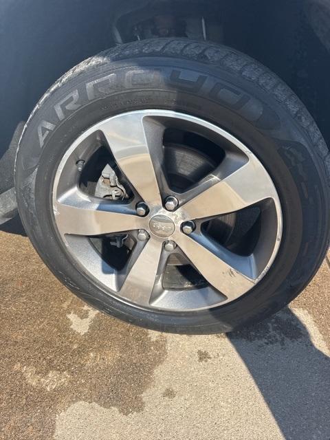 used 2015 Jeep Grand Cherokee car, priced at $9,925