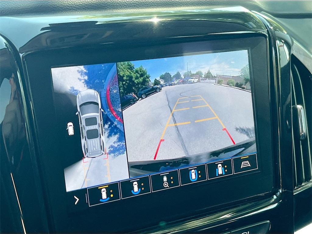 used 2021 Chevrolet Traverse car, priced at $23,700