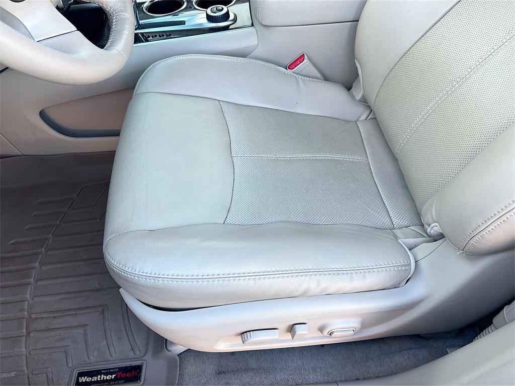 used 2015 Nissan Pathfinder car, priced at $13,900