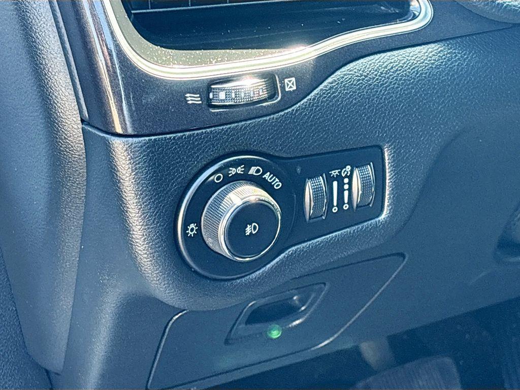 used 2021 Jeep Cherokee car, priced at $14,500