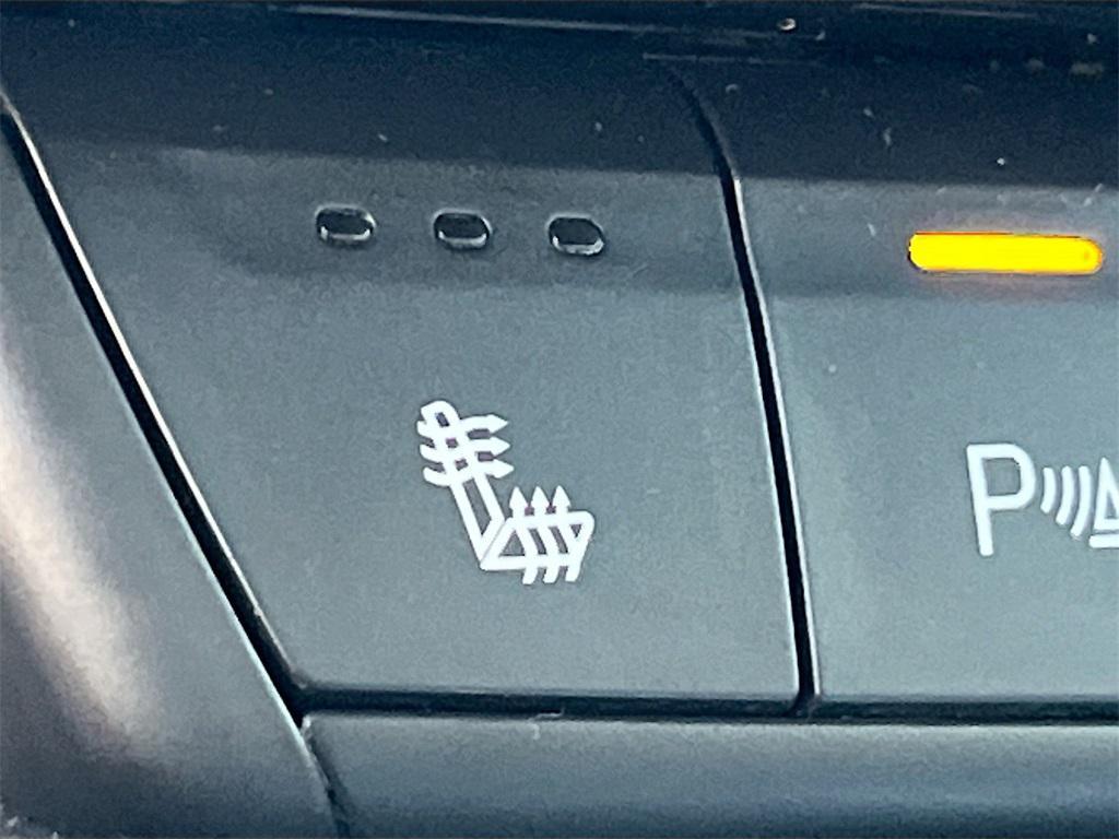 used 2024 Cadillac XT4 car, priced at $27,700