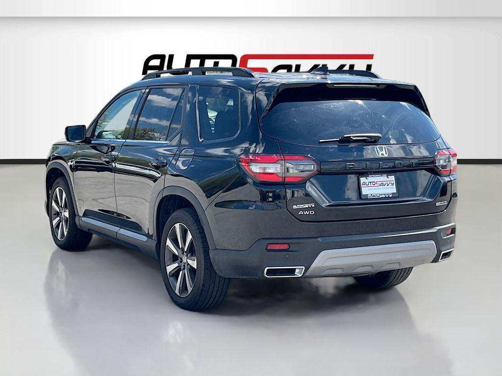 used 2025 Honda Pilot car, priced at $36,200