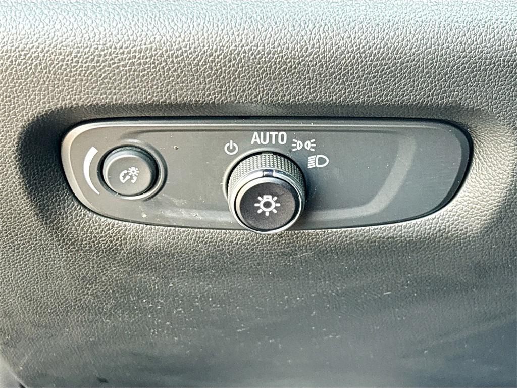 used 2023 Chevrolet Traverse car, priced at $29,700