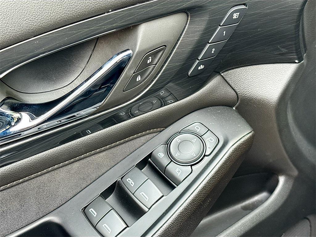 used 2023 Chevrolet Traverse car, priced at $29,700