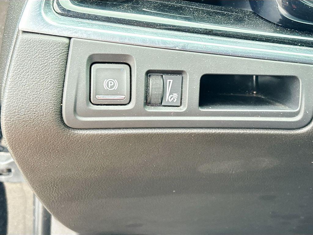 used 2021 Cadillac XT6 car, priced at $28,000