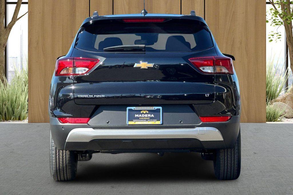 new 2026 Chevrolet TrailBlazer car, priced at $27,910