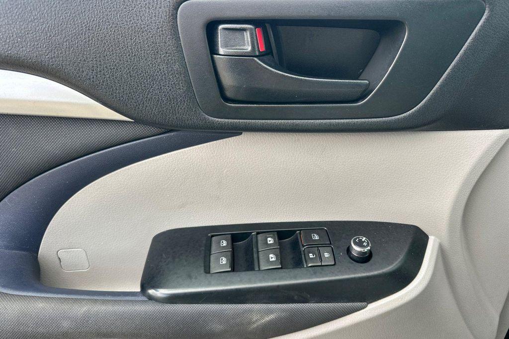 used 2017 Toyota Highlander car, priced at $19,395
