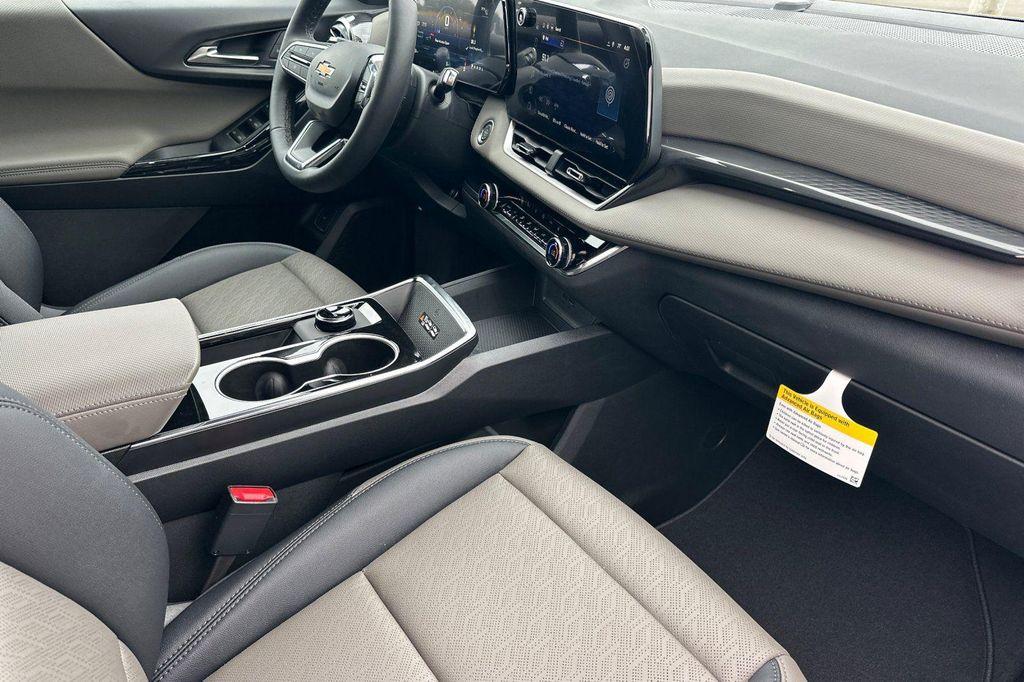 new 2026 Chevrolet Equinox car, priced at $32,880