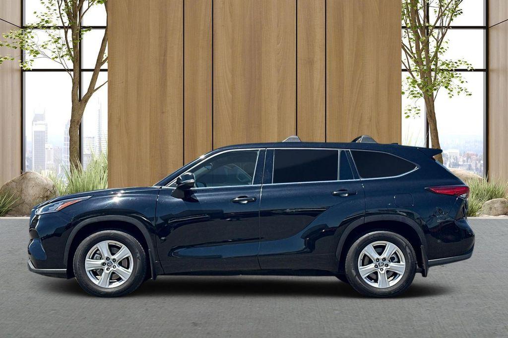 used 2020 Toyota Highlander car, priced at $24,295