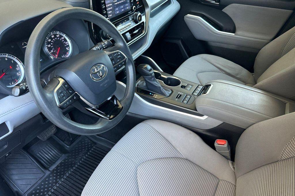 used 2020 Toyota Highlander car, priced at $24,295
