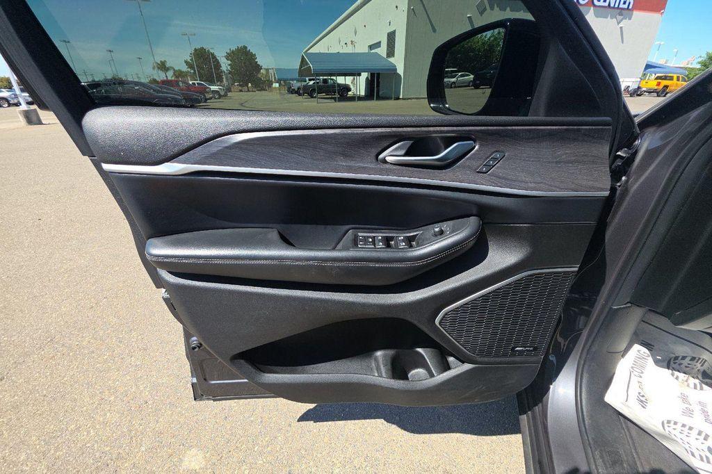 used 2022 Jeep Grand Cherokee L car, priced at $31,195