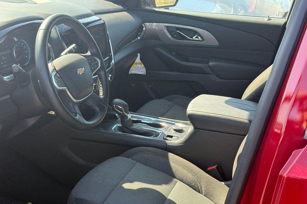 used 2023 Chevrolet Traverse car, priced at $26,895