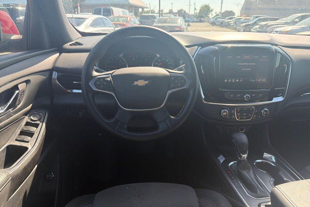 used 2023 Chevrolet Traverse car, priced at $26,895