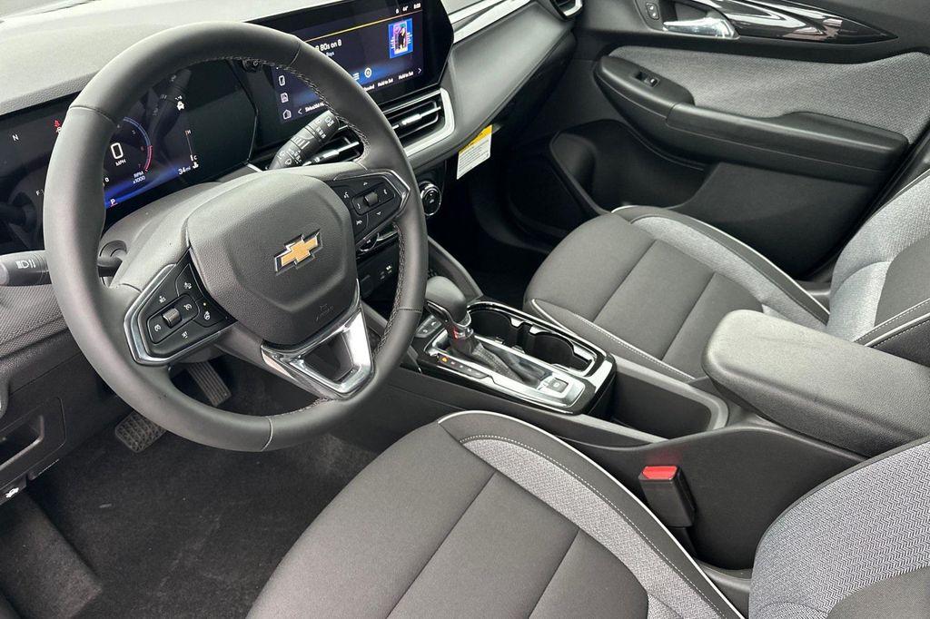 new 2025 Chevrolet TrailBlazer car, priced at $30,099