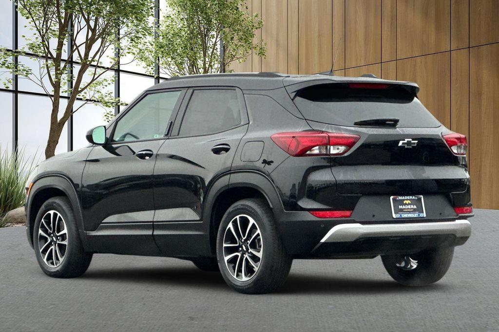 new 2025 Chevrolet TrailBlazer car, priced at $30,099