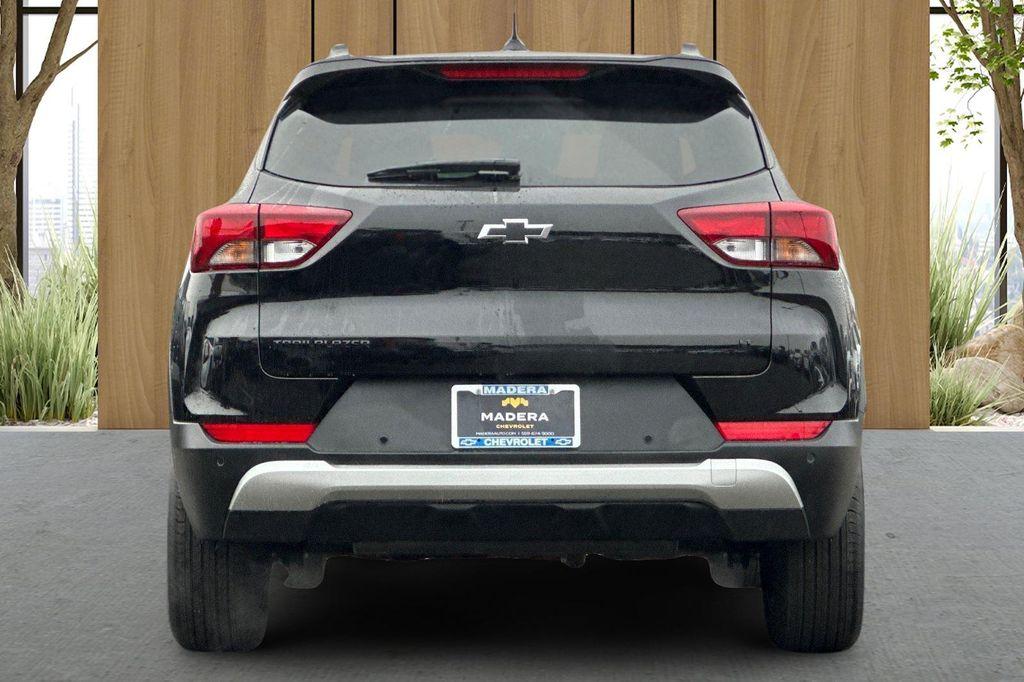 new 2025 Chevrolet TrailBlazer car, priced at $30,099