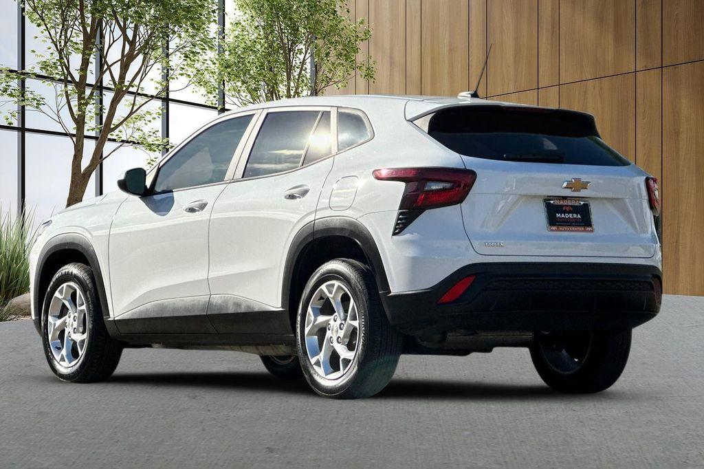 used 2024 Chevrolet Trax car, priced at $19,465