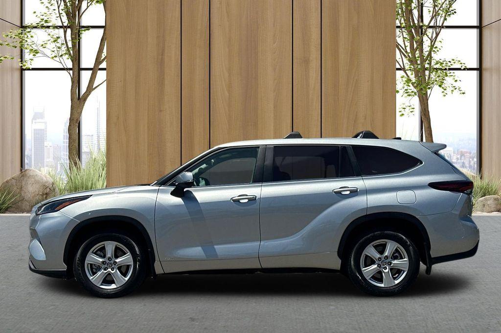used 2024 Toyota Highlander Hybrid car, priced at $39,795